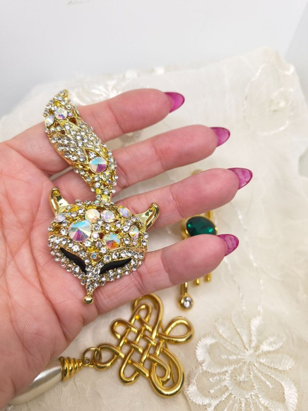 Vintage Gold-Tone Brooch Collection With Butterfly Pearl Drop Aurora Borealis & - Picture 9 of 14